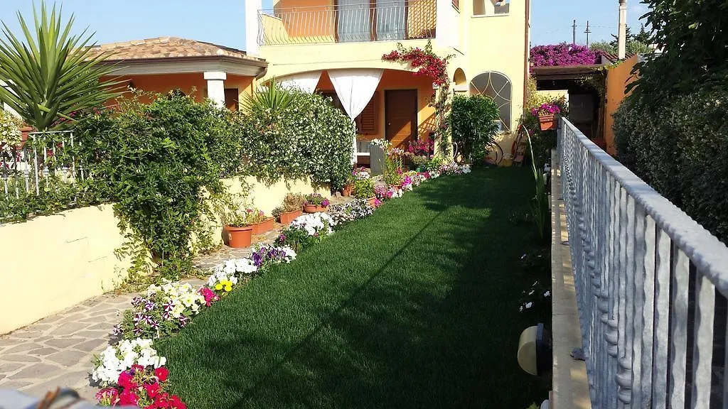 Holiday home Casa Con Giardino Villa Olbia Italy